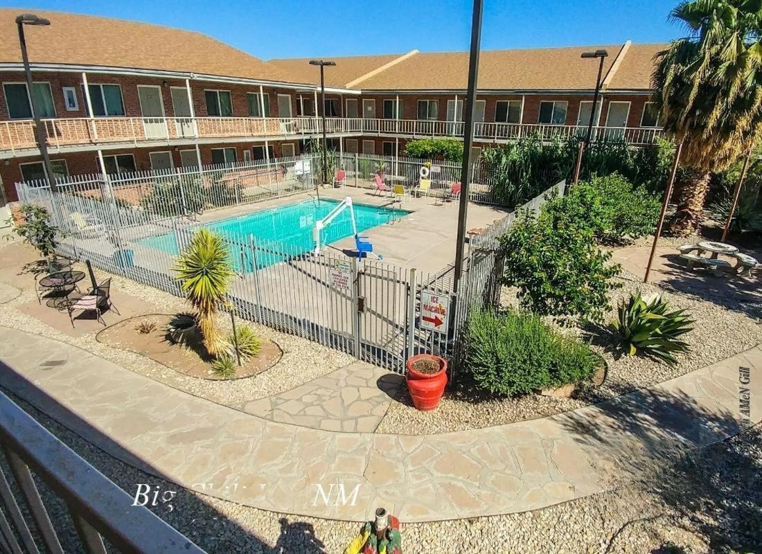 Big Chile Inn & Suites لاس كروسيس، نيومكسيكو المظهر الخارجي الصورة
