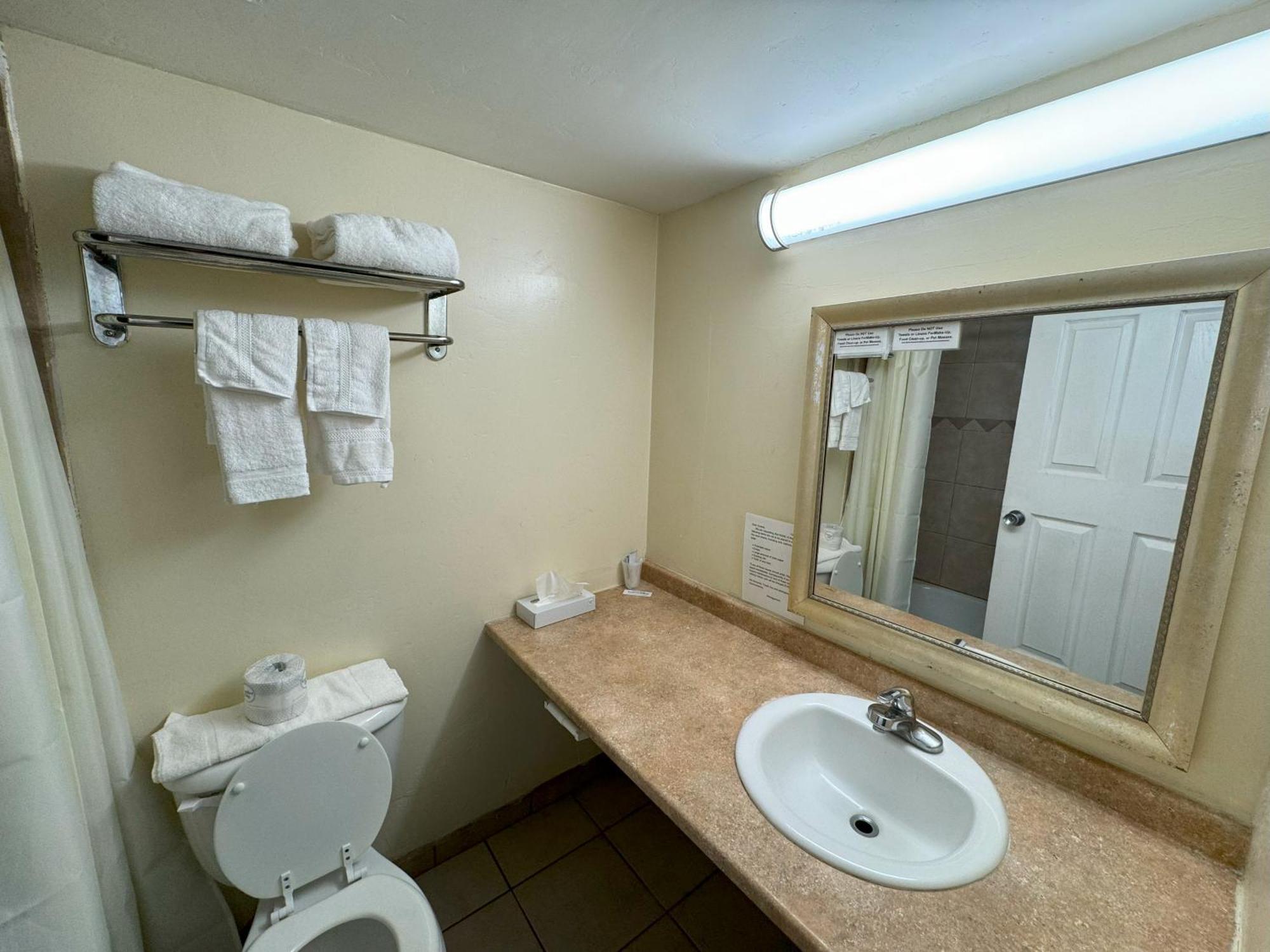 Big Chile Inn & Suites لاس كروسيس، نيومكسيكو المظهر الخارجي الصورة