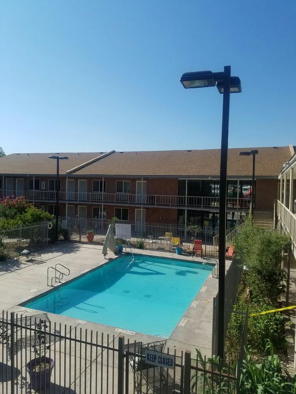 Big Chile Inn & Suites لاس كروسيس، نيومكسيكو المظهر الخارجي الصورة
